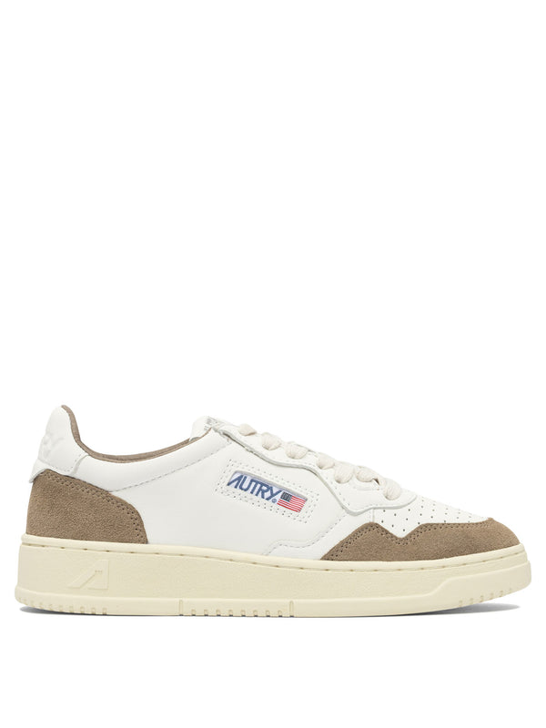 Autry Medalist Low Wom Goat/suede Wht/tobacco