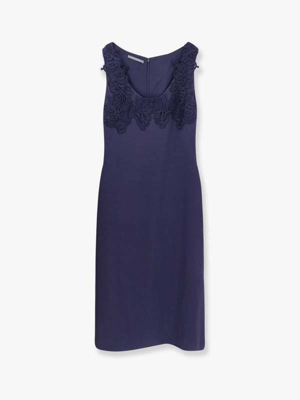 Dress with lace profile