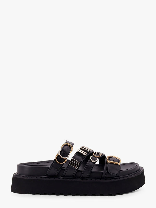 Leather sandals with metal details