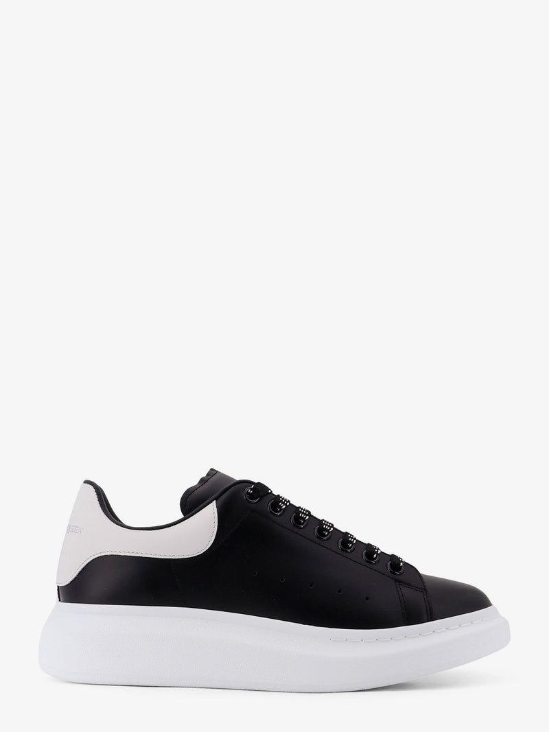 Alexander McQueen Alexander McQueen Zapatillas Bajas de Cuero Negras - World Class Fashion