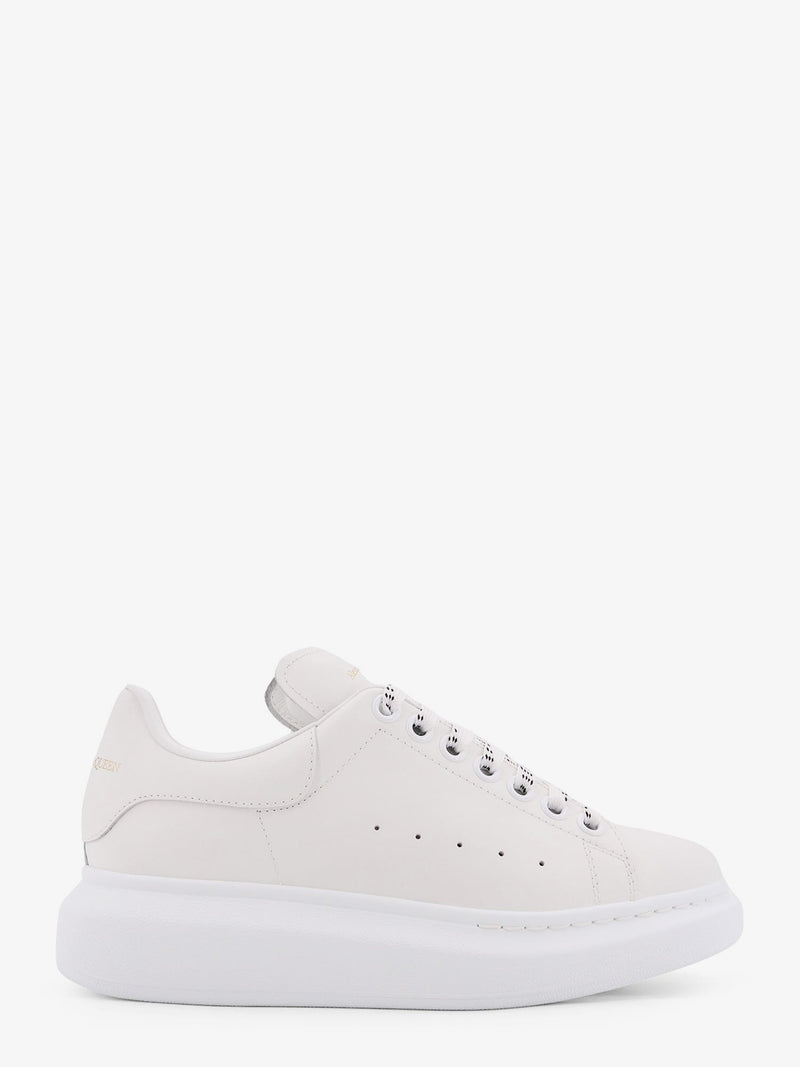 Alexander McQueen Zapatillas de piel oversize Alexander McQueen blancas - World Class Fashion