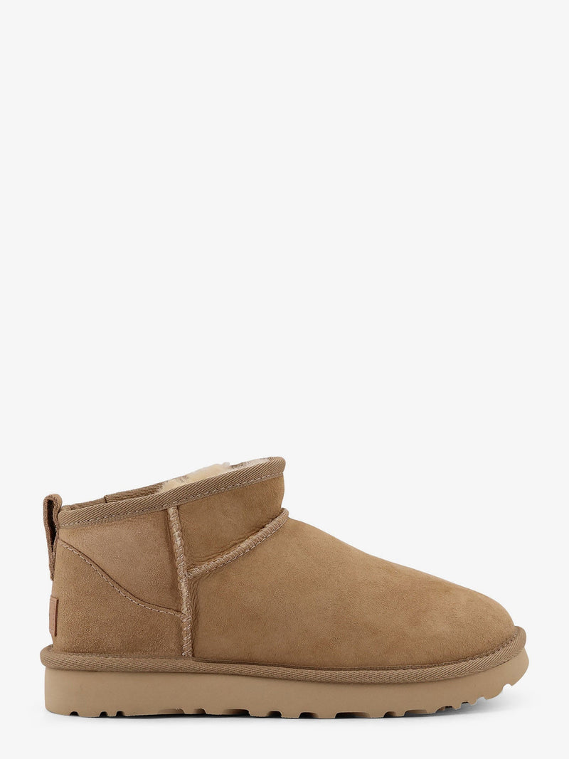 Ugg Botines Ugg Classic Ultra Mini de ante en color beige - World Class Fashion