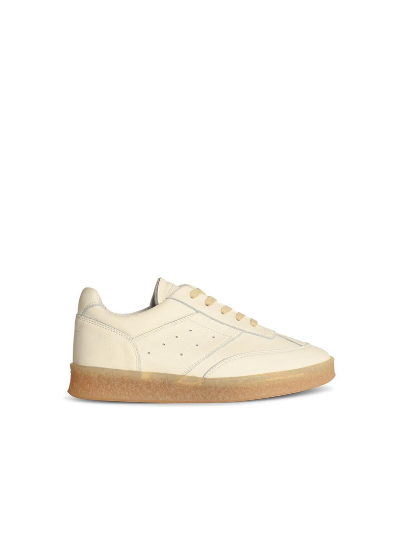 MM6 Maison Margiela Zapatillas de piel martillada MM6 Maison Margiela en blanco - World Class Fashion