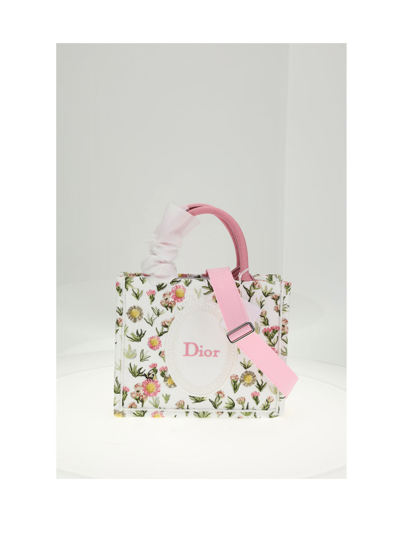 Dior Dior Tote Fabric Embroidered White/Multicolor - World Class Fashion