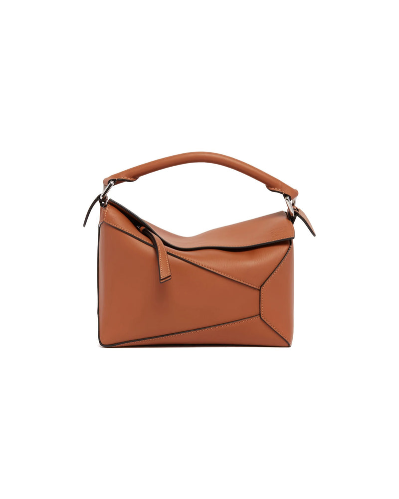 Loewe Bolso de mano Loewe Puzzle Edge pequeño en color marrón - World Class Fashion