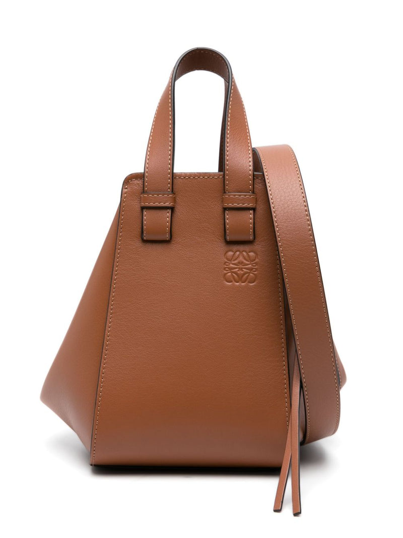 Loewe Bolso Pequeño Loewe Hammock para Mujer Color Tan - World Class Fashion