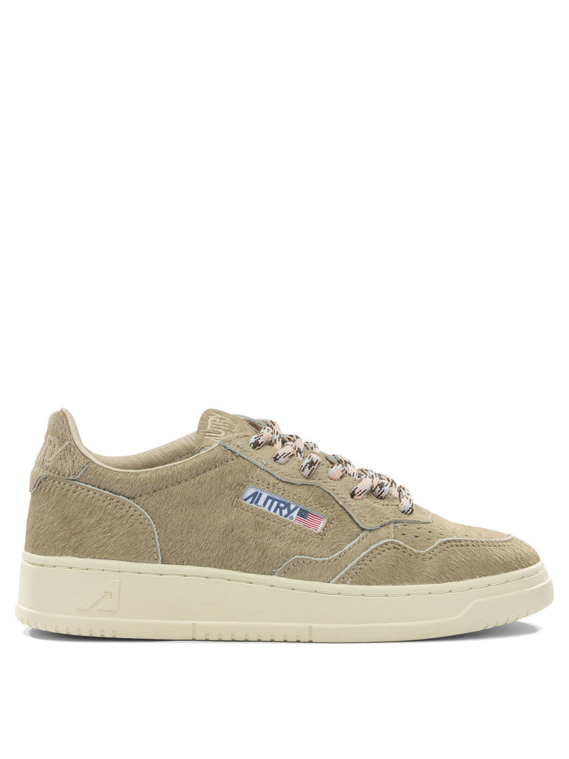 Autry Zapatilla baja Autry Medalist efecto pelo de poni beige - World Class Fashion
