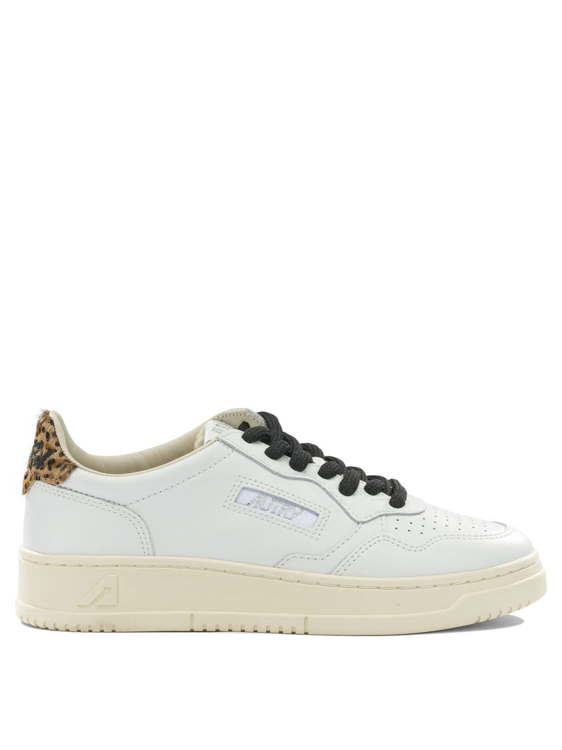 Autry Autry Medalist Low Sneakers Blancas Mujer - World Class Fashion