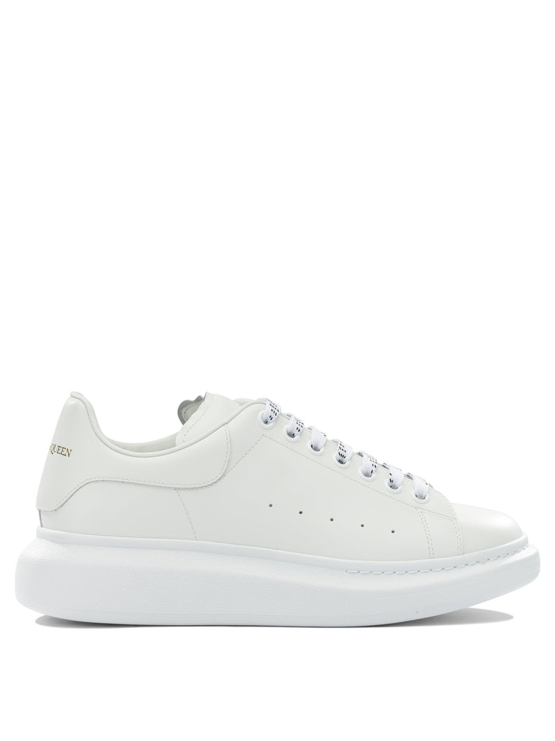 Alexander McQueen Zapatillas de hombre Alexander McQueen de piel blanca - World Class Fashion