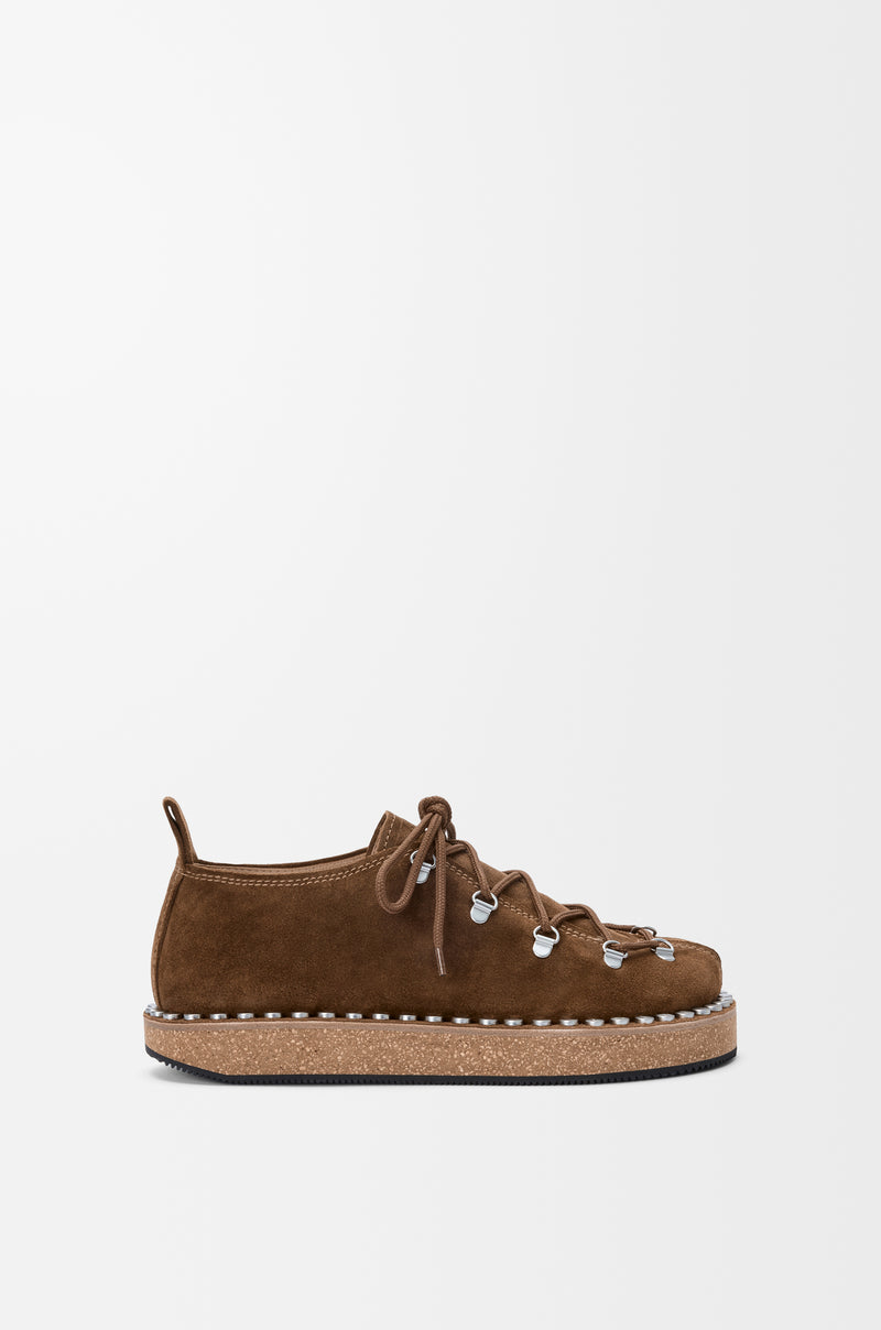 Loewe Zapatos Loewe de piel marrón con cordones y remaches - World Class Fashion